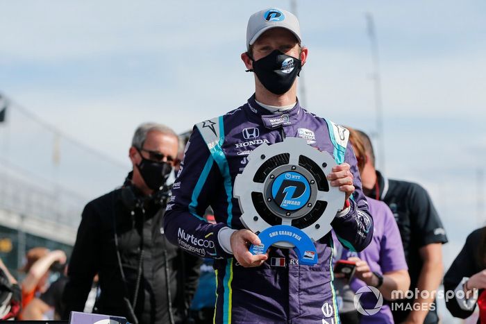 Ganador de la pole Romain Grosjean, Dale Coyne Racing with RWR Honda