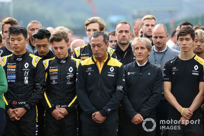 Alain Prost e staff da Renault lamentam a morte.