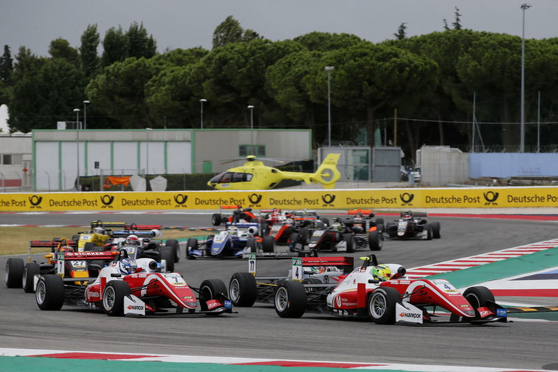 Salida: Mick Schumacher, PREMA Theodore Racing Dallara F317 - Mercedes-Benz, Ralf Aron, PREMA Theodore Racing Dallara F317 - Mercedes-Benz