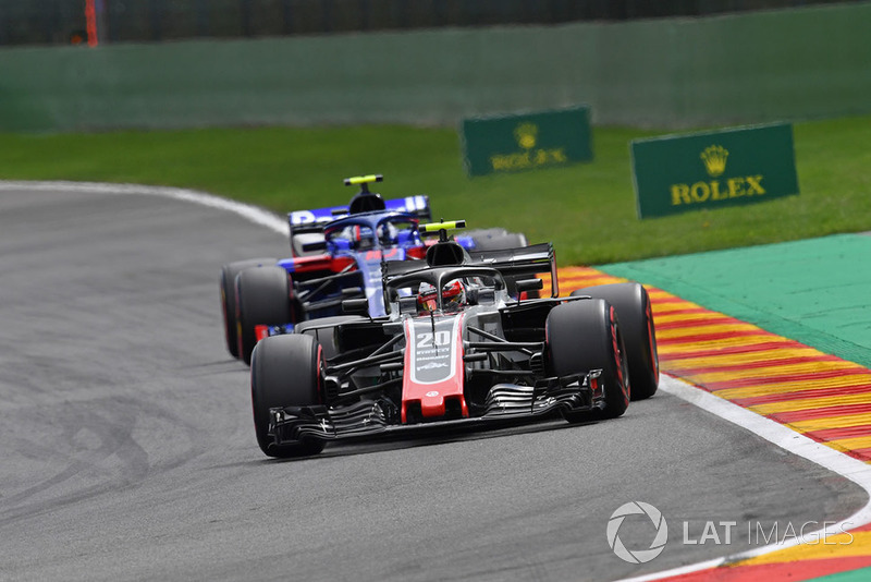 Kevin Magnussen, Haas F1 Team VF-18 nd Pierre Gasly, Scuderia Toro Rosso STR13