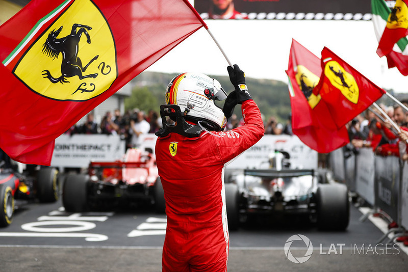 Yarış galibi Sebastian Vettel, Ferrari, parc ferme