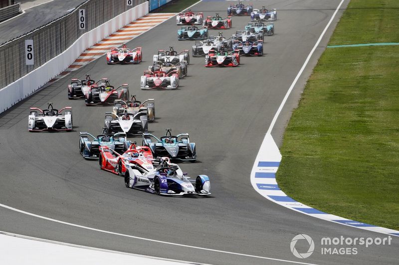 Salida: Jake Dennis, BMW i Andretti Motorsport, BMW iFE.21