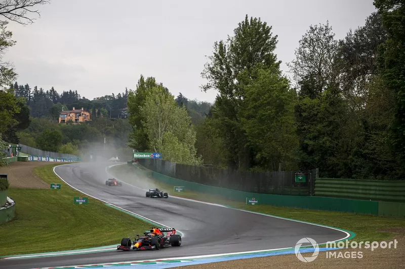 Max Verstappen, Red Bull Racing RB16B, Lewis Hamilton, Mercedes W12, Charles Leclerc, Ferrari SF21