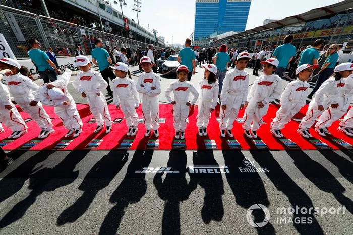 Niños de la parrilla