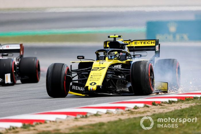 Nico Hulkenberg, Renault R.S. 19, depois de acidente que quebrou sua asa dianteira