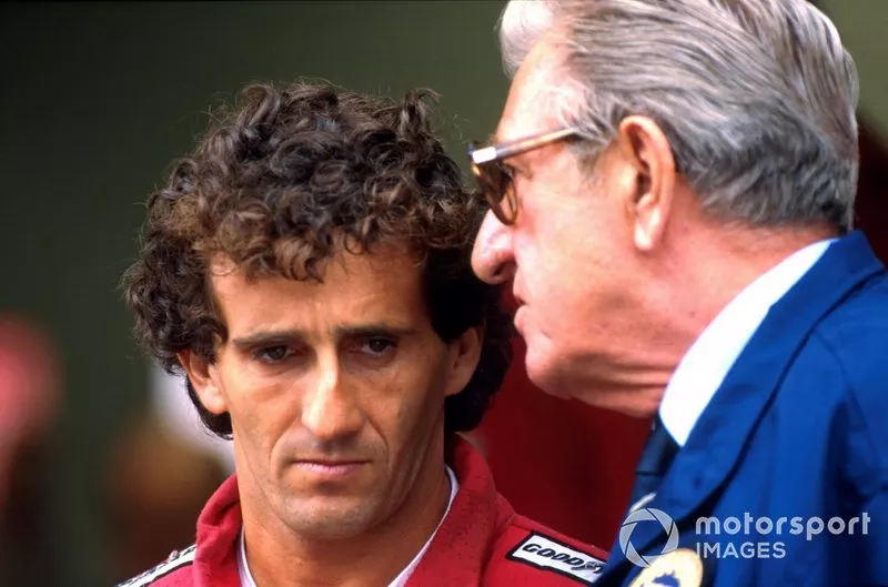 Alain Prost, McLaren hablando con el Presidente de FISA Jean-Marie Balestre