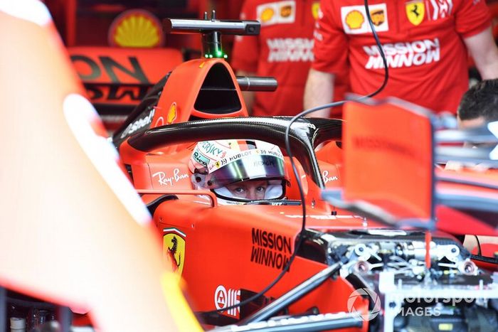 Sebastian Vettel, Ferrari SF90 nella sua cabina di pilotaggio