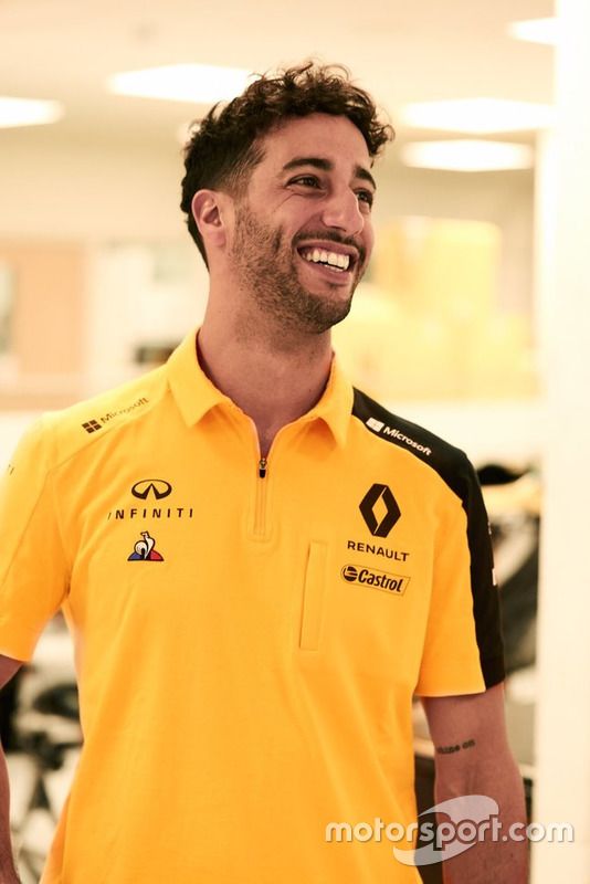 Daniel Ricciardo viste los colores de Renault F1