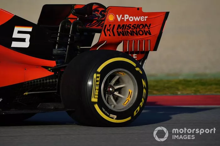 Ferrari SF90 rear wing