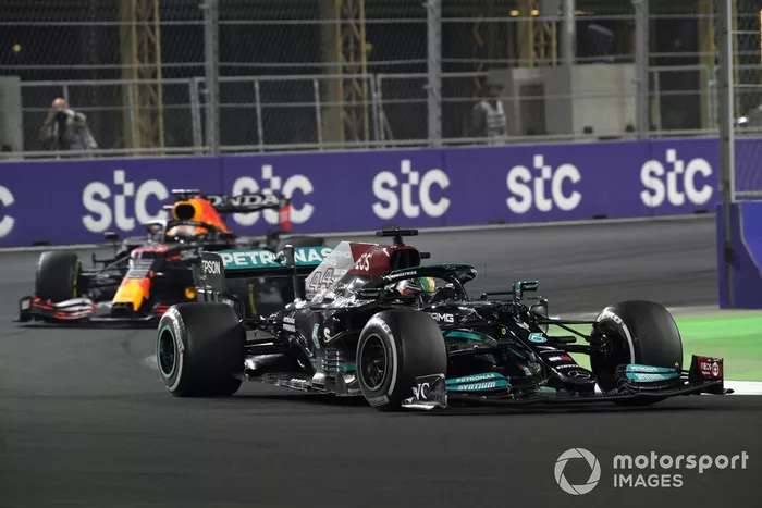 Lewis Hamilton, Mercedes W12, Max Verstappen, Red Bull Racing RB16B