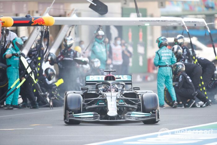 Lewis Hamilton, Mercedes W12 ,sale de pit box