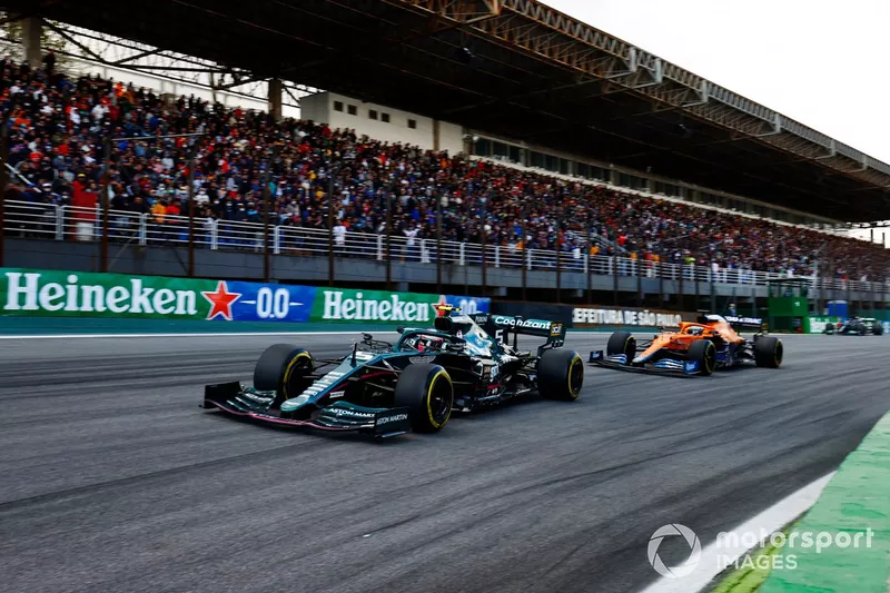 Sebastian Vettel, Aston Martin AMR21, Daniel Ricciardo, McLaren MCL35M