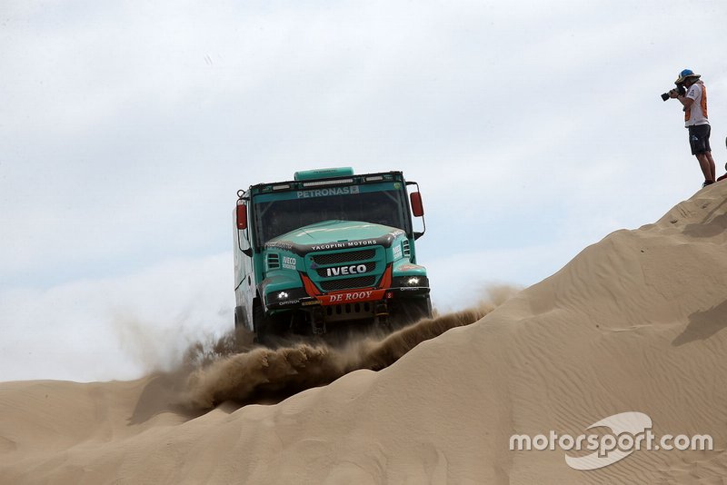 #513 Team De Rooy Iveco: Маурік ван ден Гьовель, Мартен ван Рой, Петер Кьойперс