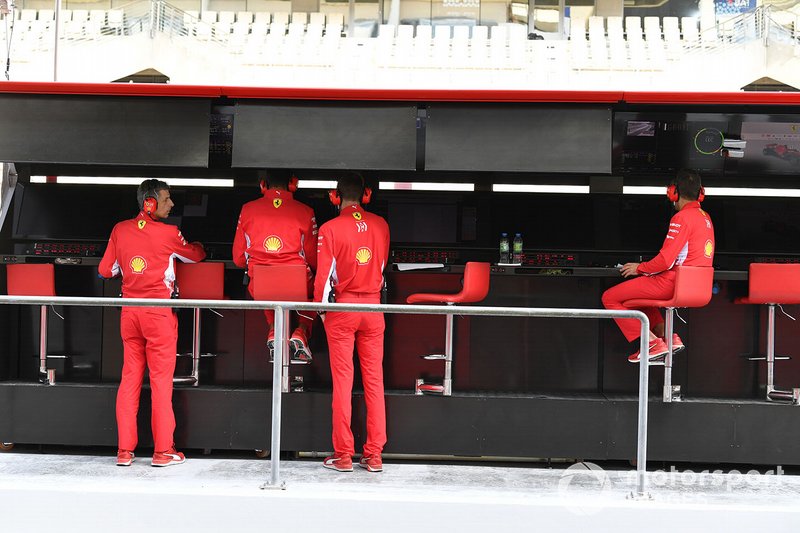 Le muret des stands Ferrari