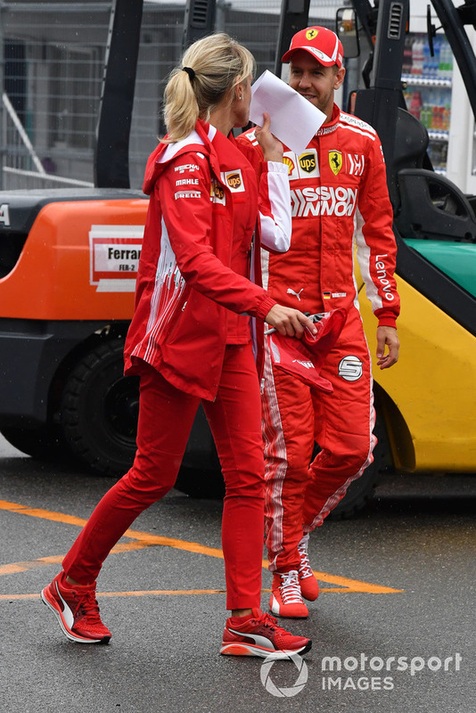 Sebastian Vettel, Ferrari con la sua addetta stampa Britta Roeske