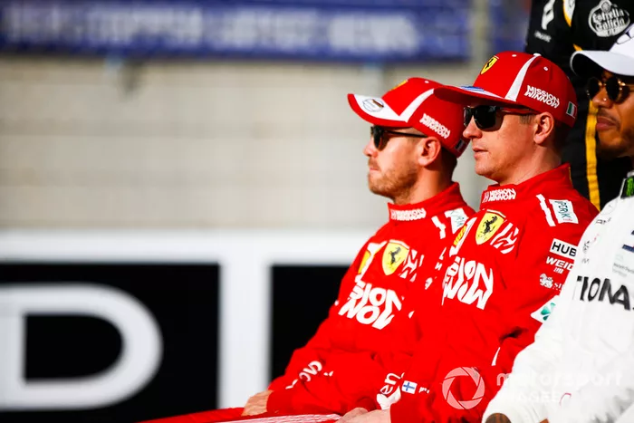 Sebastian Vettel, Ferrari y Kimi Raikkonen, Ferrari se preparan para la foto de fin de año