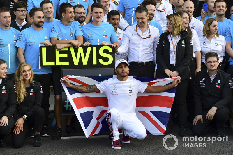 Lewis Hamilton, Mercedes AMG F1 fête le titre avec son équipe