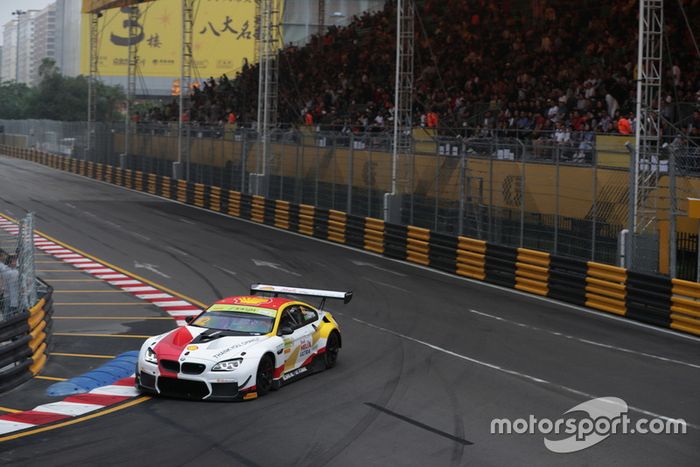 #42 BMW Team Schnitzer BMW M6 GT3: Augusto Farfus