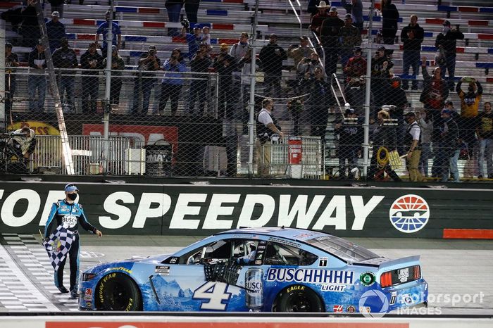 Ganador Kevin Harvick, Stewart-Haas Racing, Ford Mustang