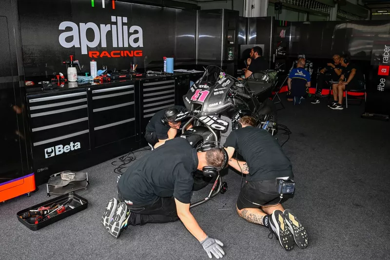 Aleix Espargaro, Aprilia Racing