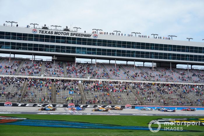 Felix Rosenqvist, Arrow McLaren Chevrolet lidera en la salida