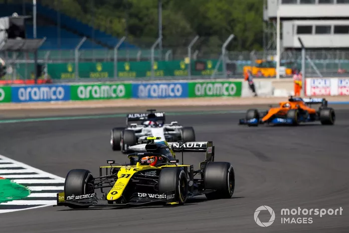 Esteban Ocon, Renault F1 Team R.S.20, Daniil Kvyat, AlphaTauri AT01, Carlos Sainz Jr., McLaren MCL35
