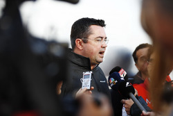 Eric Boullier, Racing Director, McLaren, con los medios