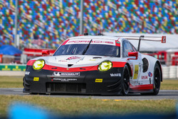 #911 Porsche Team North America Porsche 911 RSR: Patrick Pilet, Dirk Werner, Frédéric Makowiecki