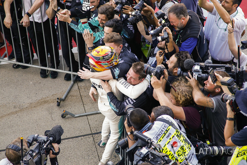 Race winner Lewis Hamilton, Mercedes AMG F1