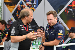 Robert Fearnley, Team Principal adjoint Sahara Force India F1 Team et Christian Horner, Team Principal Red Bull Racing