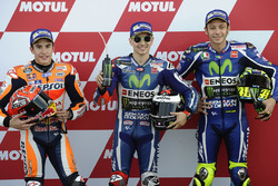 Pole, Jorge Lorenzo, Yamaha Factory Racing, segundo, Marc Márquez, Repsol Honda Team, tercero, Valentino Rossi, Yamaha Factory Racing
