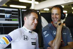 Stoffel Vandoorne, McLaren, mit Tom Stallard, Renningenieur