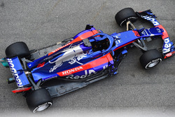 Yeni Scuderia Toro Rosso STR13