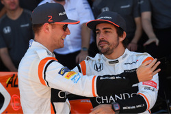Stoffel Vandoorne, McLaren and Fernando Alonso, McLaren at the McLaren Team photo