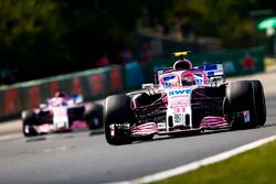 Esteban Ocon, Force India VJM11, Sergio Perez, Force India VJM11