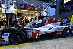 Пит-стоп: Майк Конвей, Камуи Кобаяши, Хосе Мария Лопес, Toyota Gazoo Racing, Toyota TS050 Hybrid (№7)