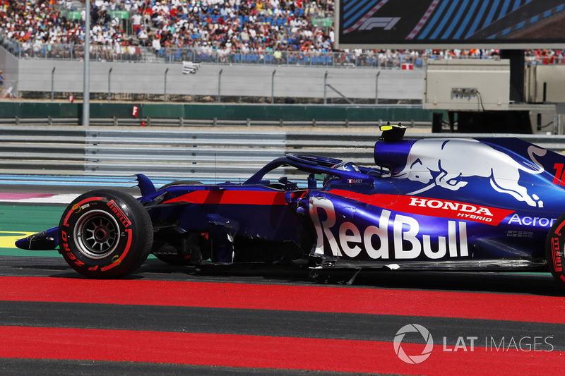 Pierre Gasly, Scuderia Toro Rosso STR13, si ritira dalla gara
