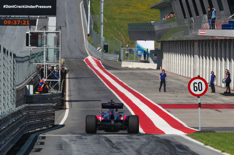 Марк Маркес тестирует машину Toro Rosso