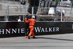 Max Verstappen, Red Bull Racing RB14 after the crash