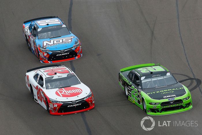 Brad Keselowski, Team Penske, Ford Mustang Fitzgerald Glider Kits, Christopher Bell, Joe Gibbs Racing, Toyota Camry Rheem y Kyle Busch, Joe Gibbs Racing, Toyota Camry NOS