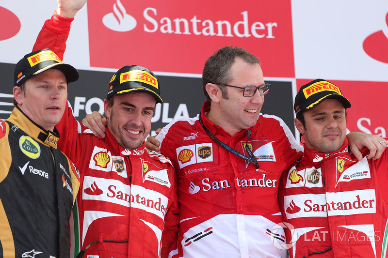 Podio: ganador de la carrera Fernando Alonso, Ferrari, segundo lugar Kimi Raikkonen, Lotus F1 y terc