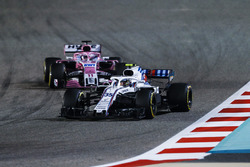 Сергей Сироткин, Williams FW41, и Серхио Перес, Sahara Force India F1 VJM11