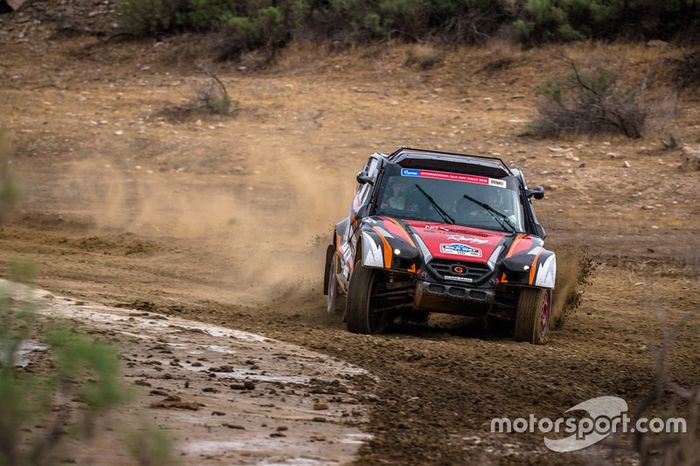 #110 Land Rover Range Rover: Andrey Rudskoy, Evgenii Zagorodniuk