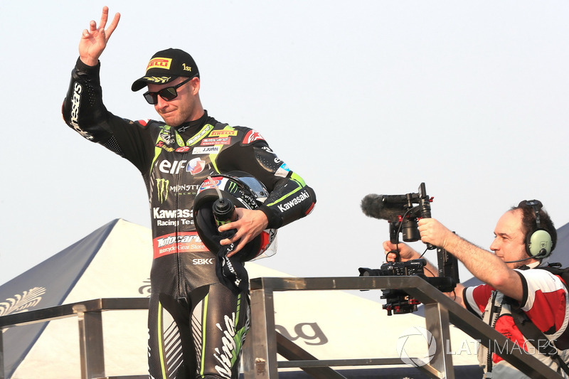 Podio: ganador de la carrera Jonathan Rea, Kawasaki Racing
