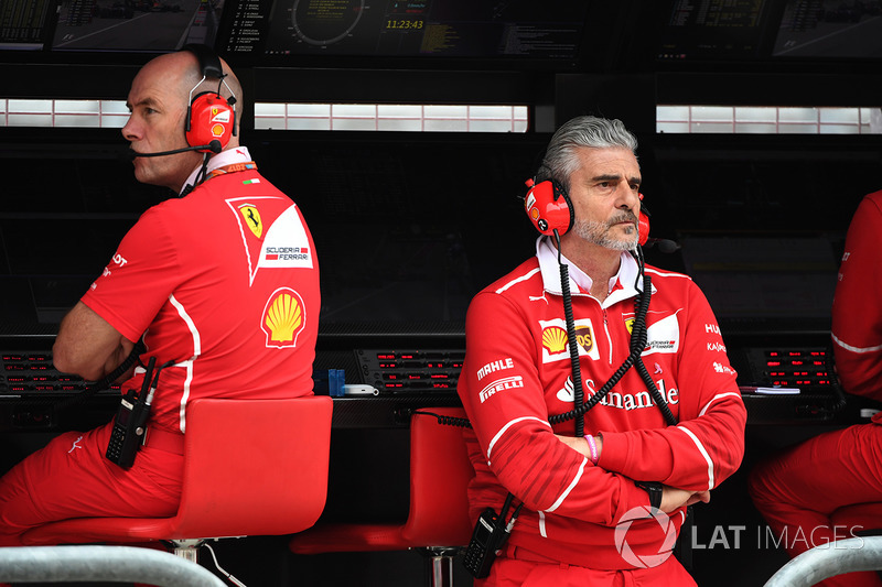 Jock Clear, Chief Engineer Ferrari e Maurizio Arrivabene, Team Principal Ferrari