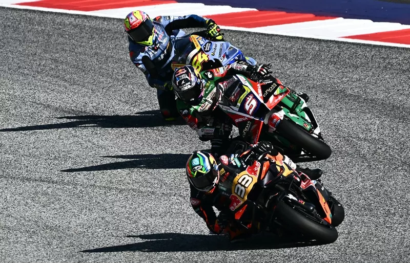 Brad Binder, Red Bull KTM Factory Racing, Johann Zarco, Team LCR Honda, Fermin Aldeguer, Gresini Racing