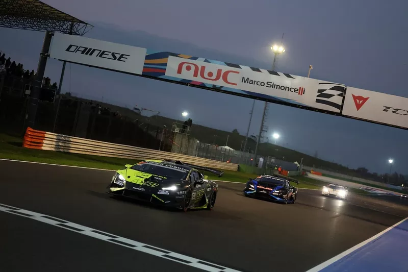 #129 Elias De La Torre, Will Bamber, TR3 Racing