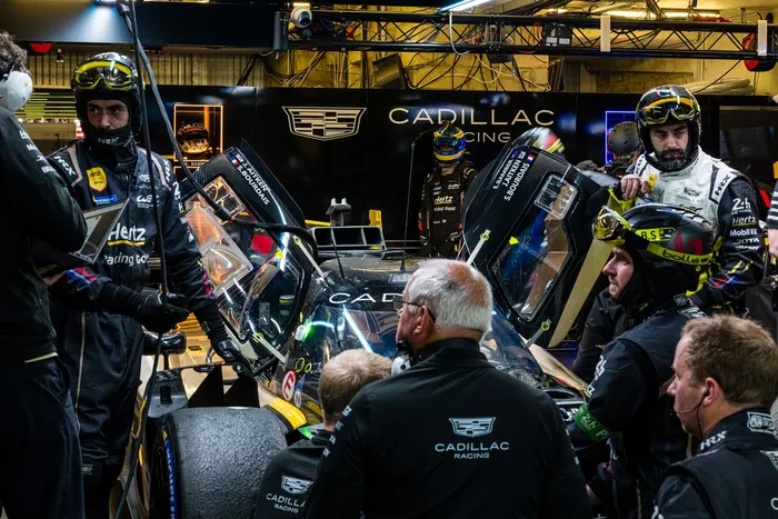 #38 Cadillac Hertz Team Jota Cadillac V-Series.R garage