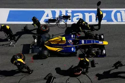Nicholas Latifi, DAMS, makes a pit stop