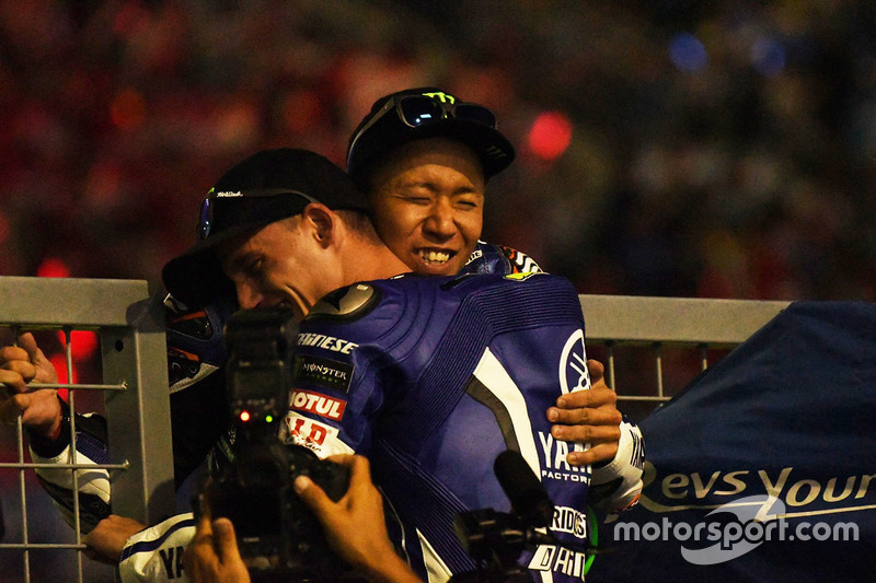 I vincitori #21 Yamaha Factory Racing Team: Katsuyuki Nakasuga, Pol Espargaro